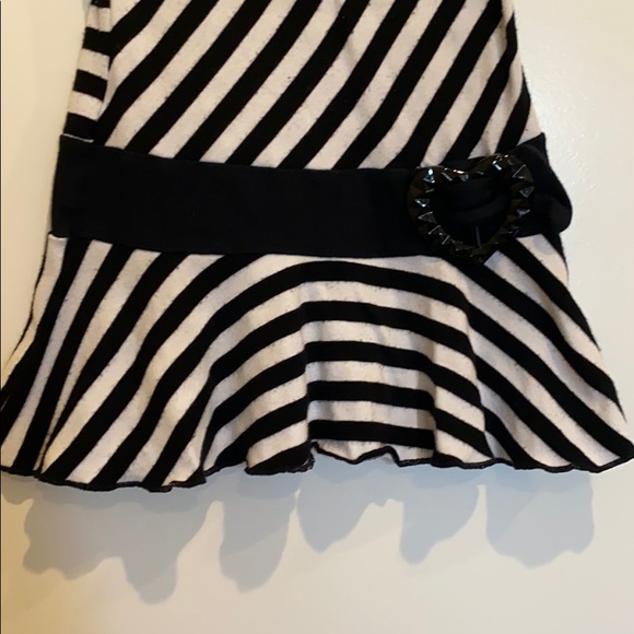 🎀2/$8🎀 Cute short sleeve dress - Picture 3 of 6